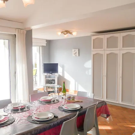 Апартаменты Les Embruns-2 By Interhome